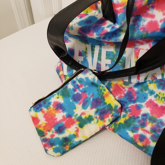 Steve Madden Bnick Large Tie Dye Print Gym/Travel Bag - Picture 7 of 9